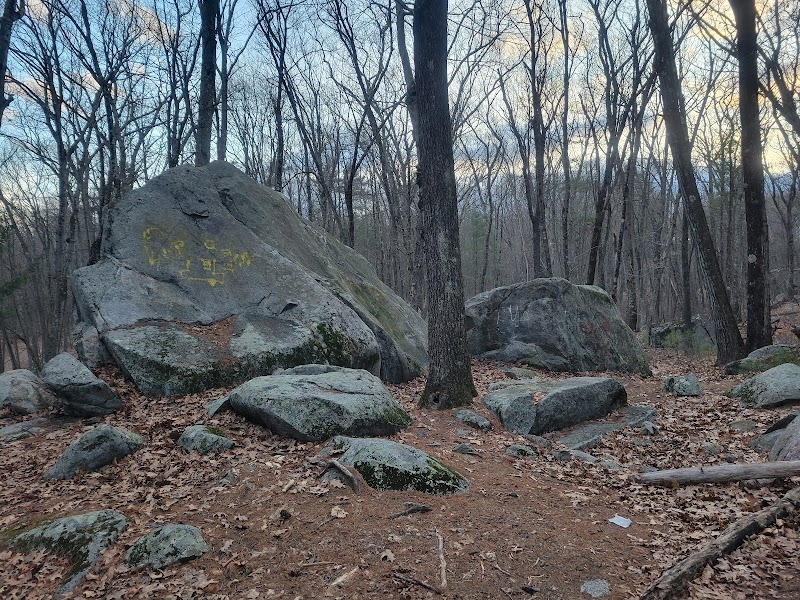 Sheep Rock & Quarry Boulder