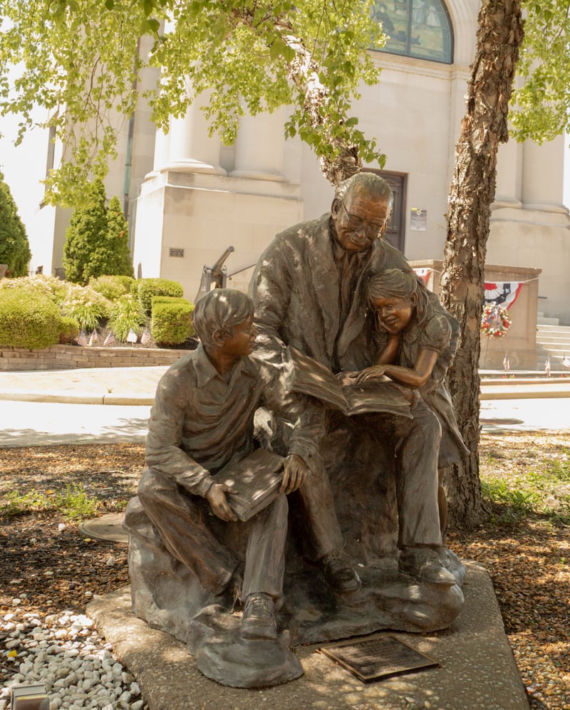 Soldiers, Sailors, and Pioneers Monument