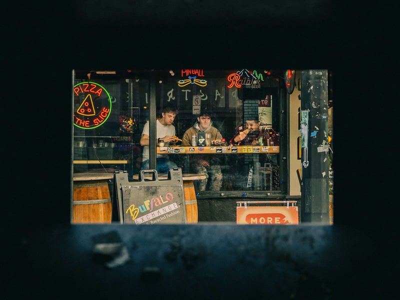 Hawthorne District Pizza Window