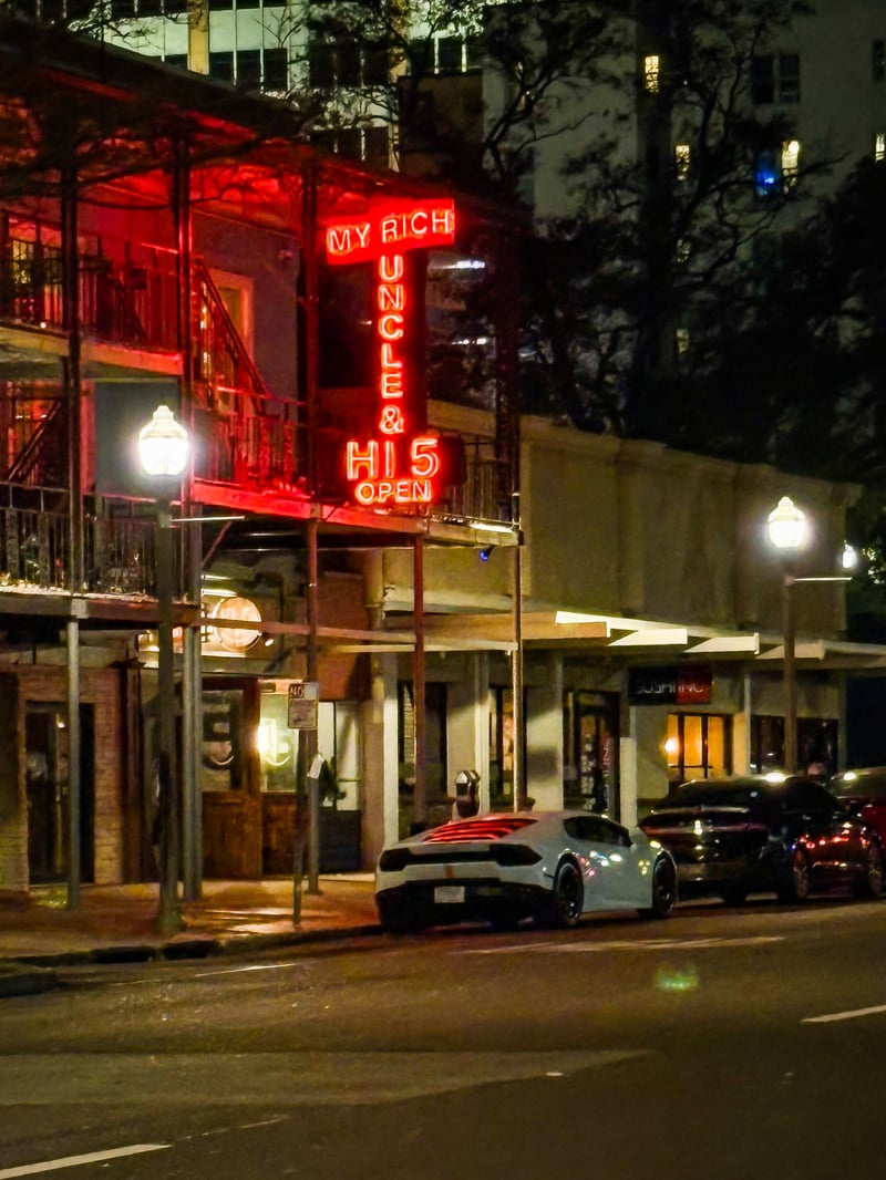 My Rich Uncle Lounge Exterior