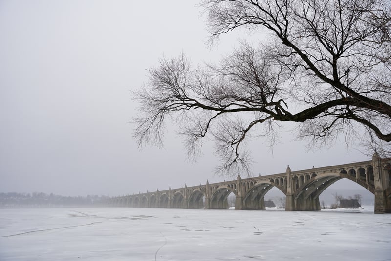 Veterans Memorial Bridge