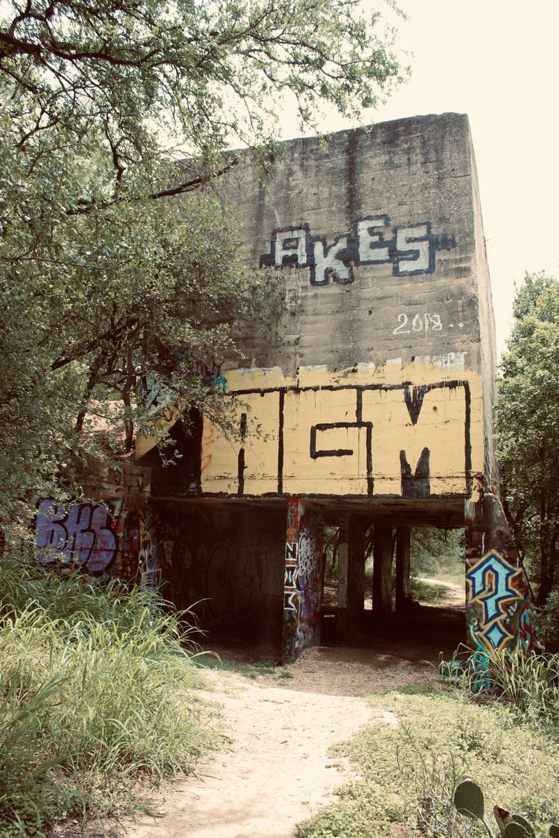 Devil's Den San Antonio