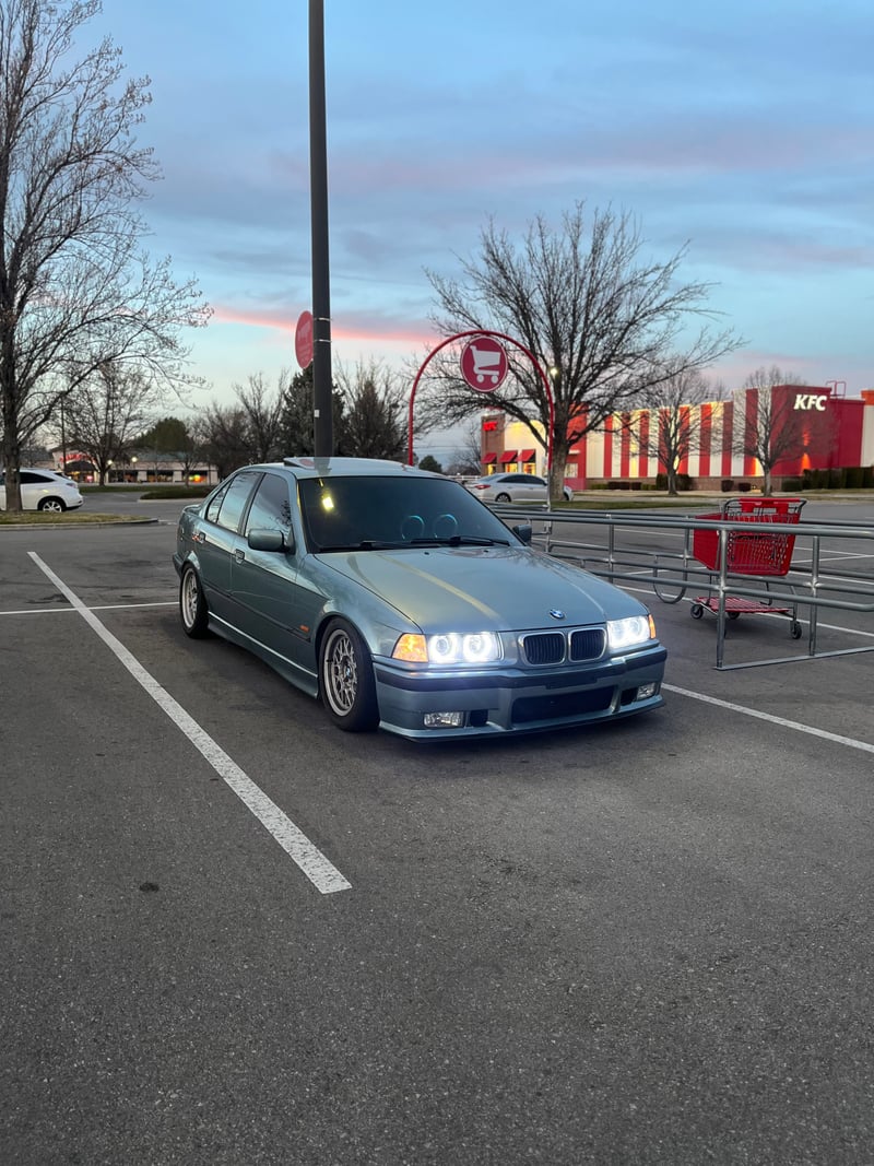 Eagle Road Shopping Center