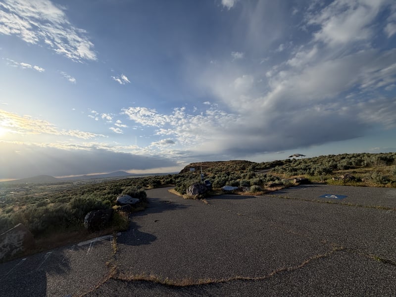 Badger Mountain Skyline Overlook