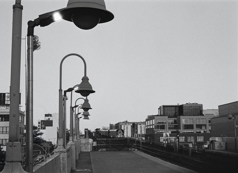 33rd St – Rawson St Station