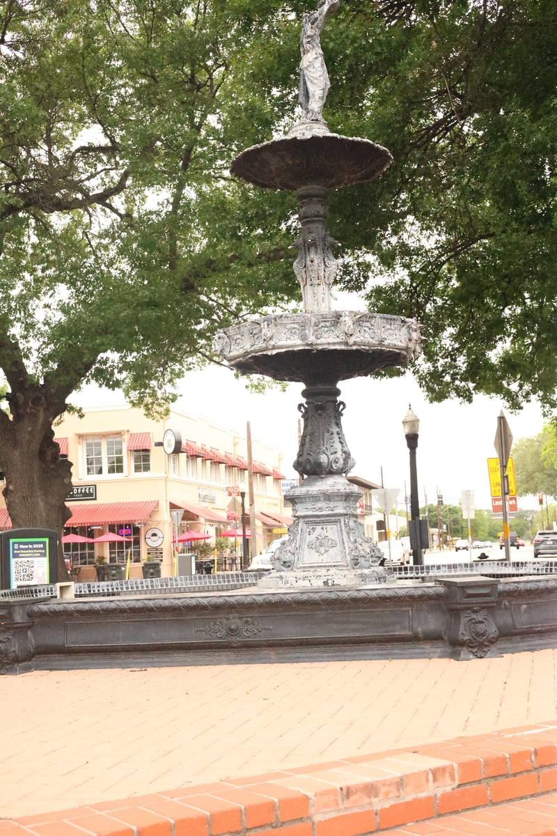 Gruene Square Fountain