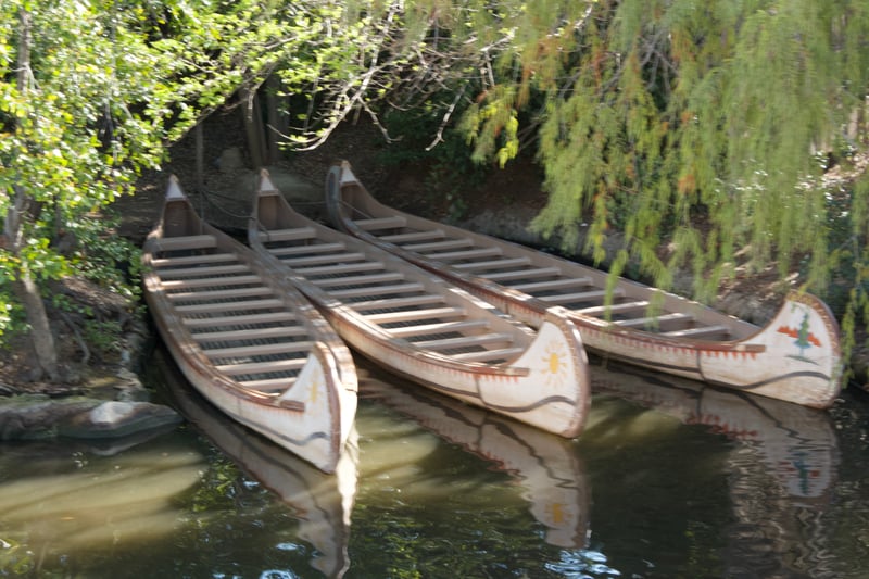 Davy Crockett's Explorer Canoes