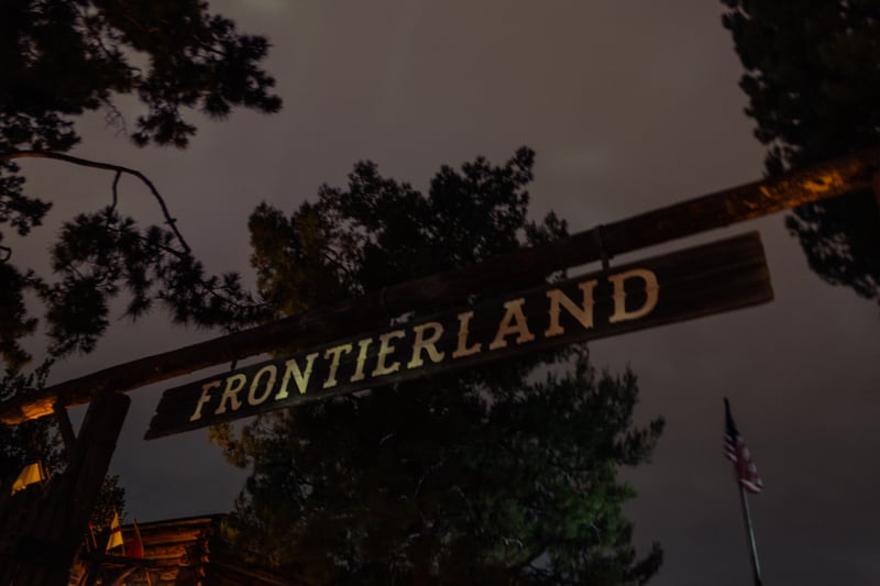 Frontierland Entrance, Disneyland
