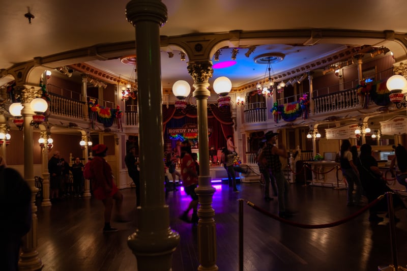 Golden Horseshoe Saloon