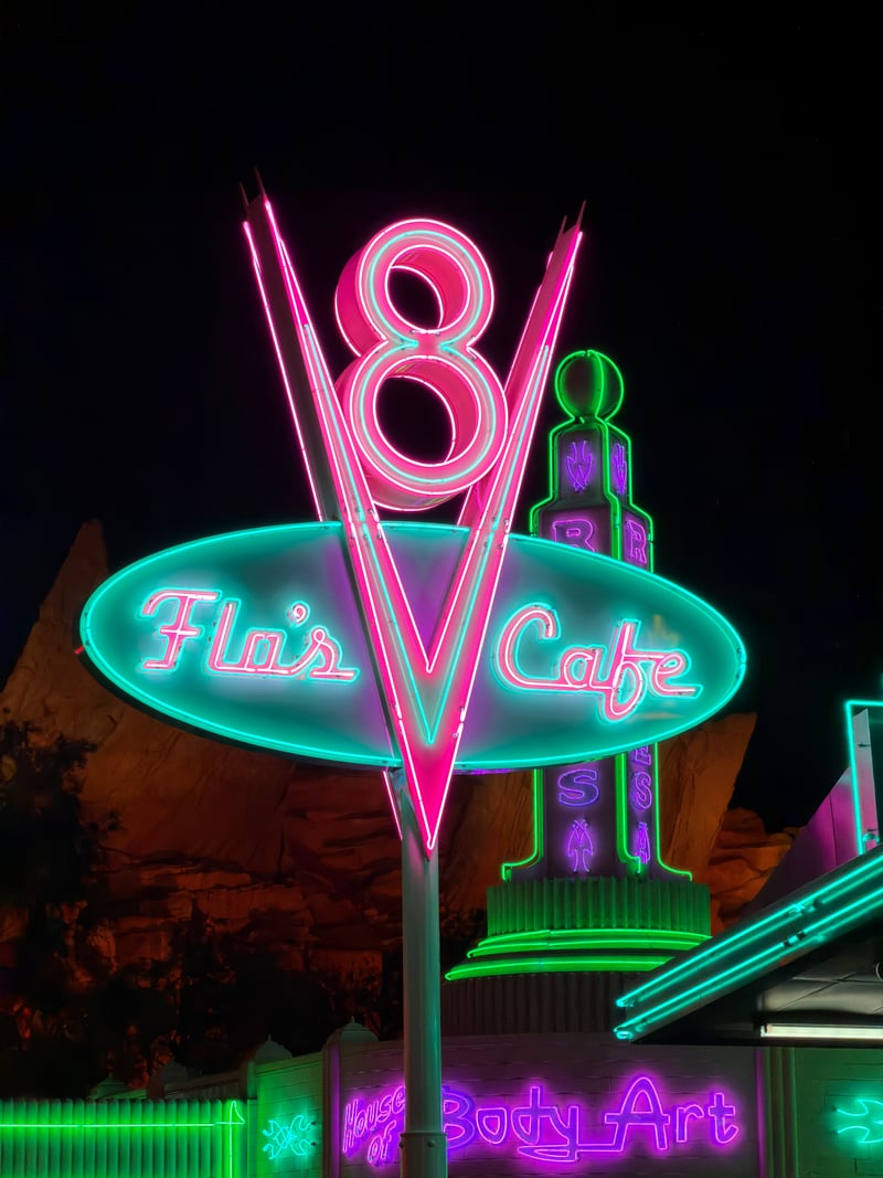 Flo's V8 Cafe, Cars Land