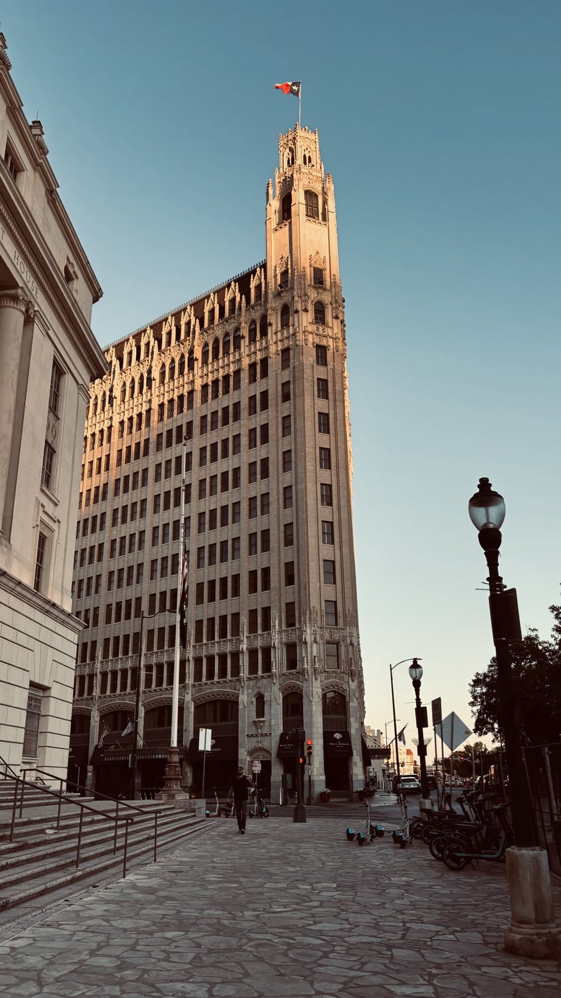 Emily Morgan Hotel